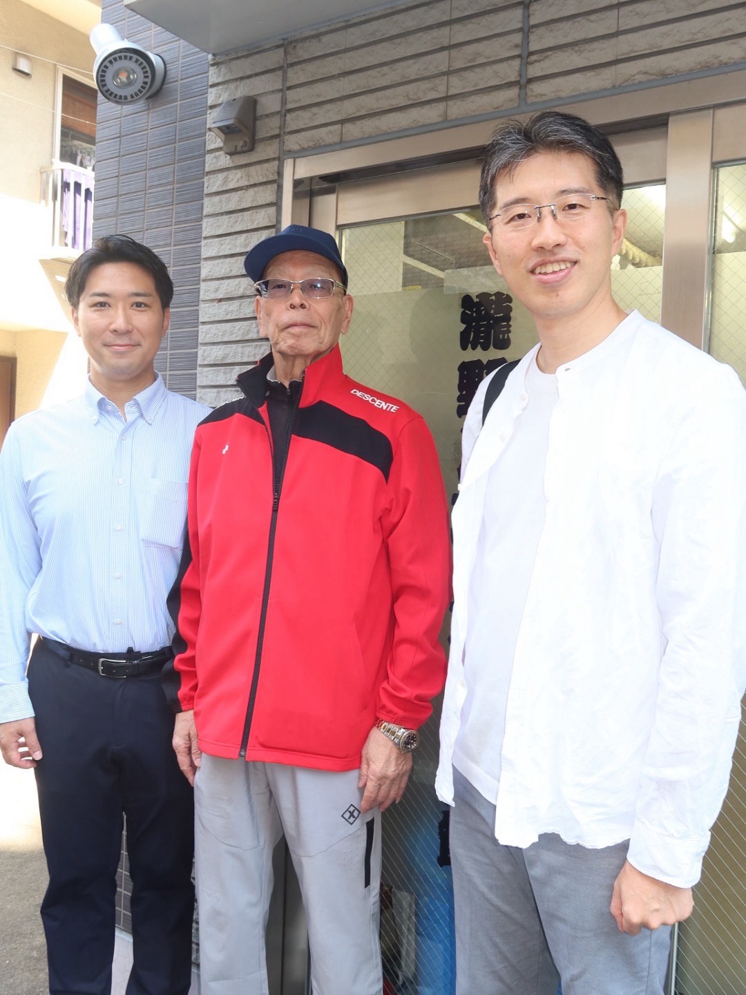 河西議員と一緒に地元の皆さまにご挨拶