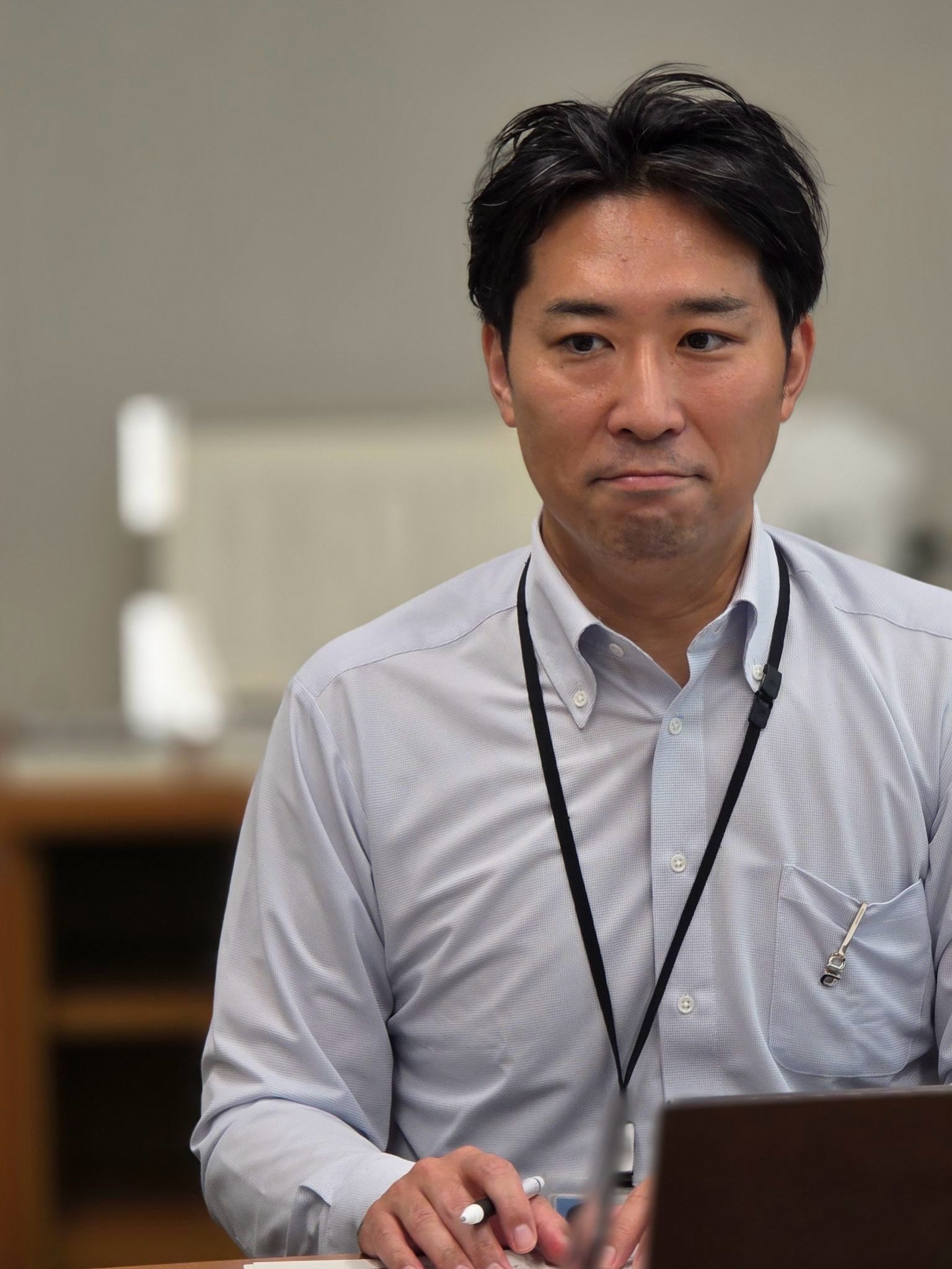 軽くて曲げられるペロブスカイト太陽電池、省庁の皆様と議論
