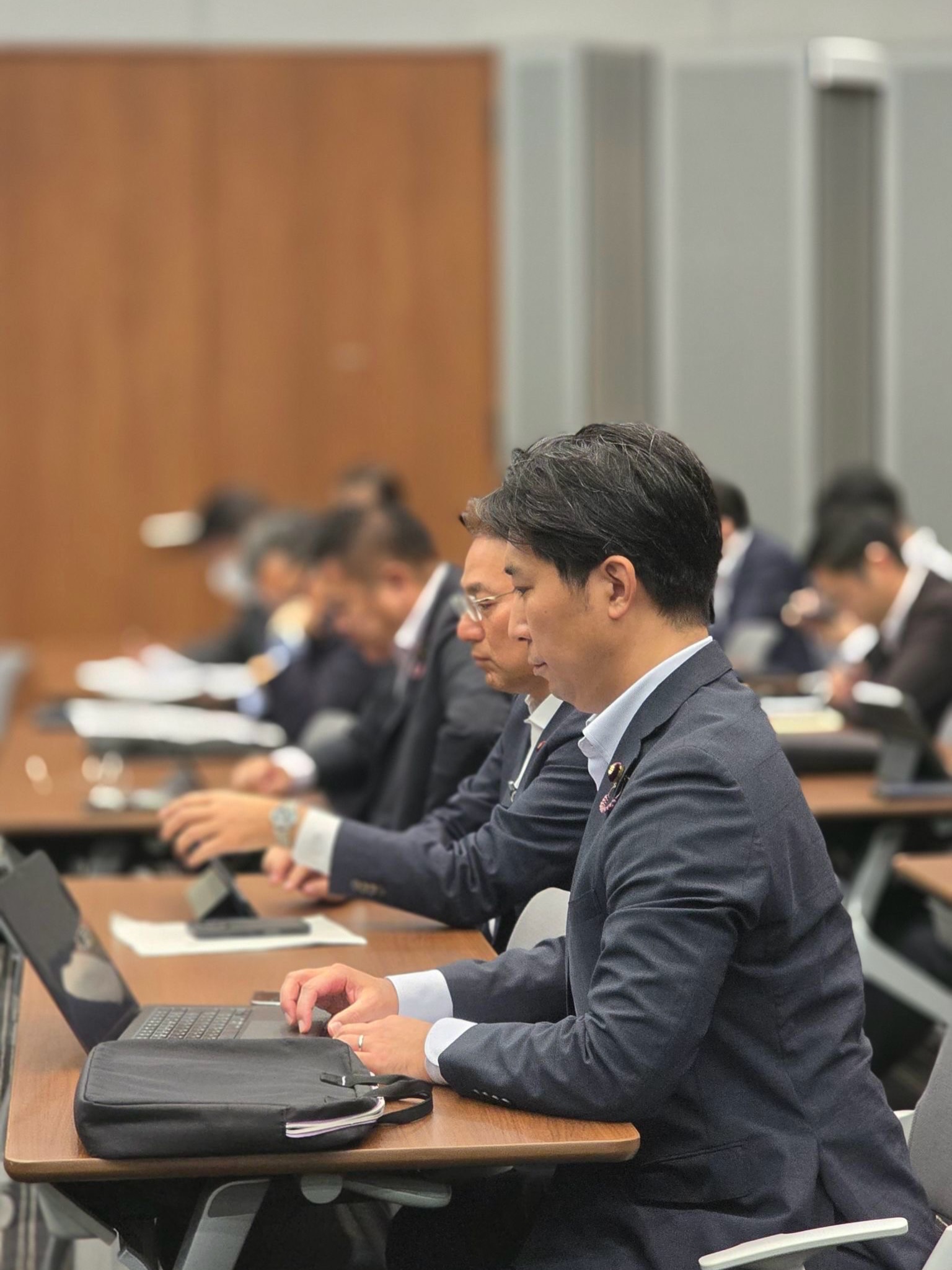 政調全体会議では、いわゆる「消費税減税関連法案」についてヒアリング、党内論議