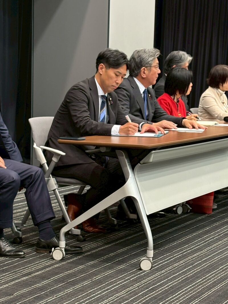 Image for the Tweet beginning: 「全国パーキンソン病友の会」の国会請願集会に出席し、ご挨拶をさせていただきました。
・難病としての助成そのものの仕組みを知らず、どこからも教えてもらえなかった　→行政申請主義の弊害
・心理的緊張から不随意運動が出てしまうこと等、病状・困難への社会的無理解　→公教育の重要性 