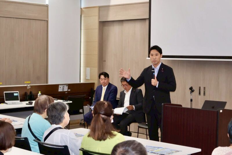 Image for the Tweet beginning: 北区青少年剣道大会、赤羽北地区のこどもまつりに出席。
その後、津上仁志世田谷区議の区政報告会で国政報告をさせていただきました‼️
地域の皆様の温かい激励に元気をいただきました。これからも全力で走り抜きます！ 